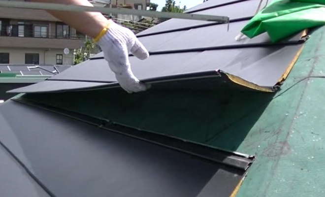 安さ優先で選んだガルバリウム鋼鈑の屋根工事